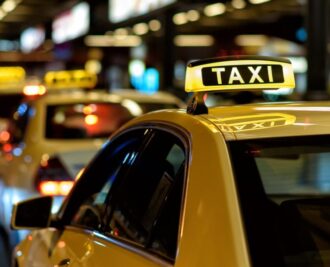 Why Local Taxi Services Are Still the Smartest Travel Choice in Growing Cities